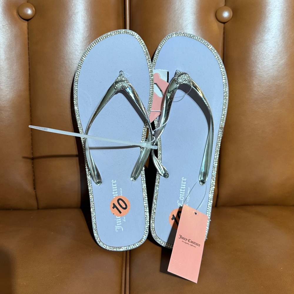 Juicy Couture Grey Silver Flip Flop Rhinestone Sandals